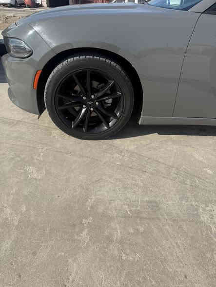 تخم ويل وتاير حجم 20 وكاله اصلي مكفول للبيع او مراوس مكاني الناصرية قضاء النصر***********
