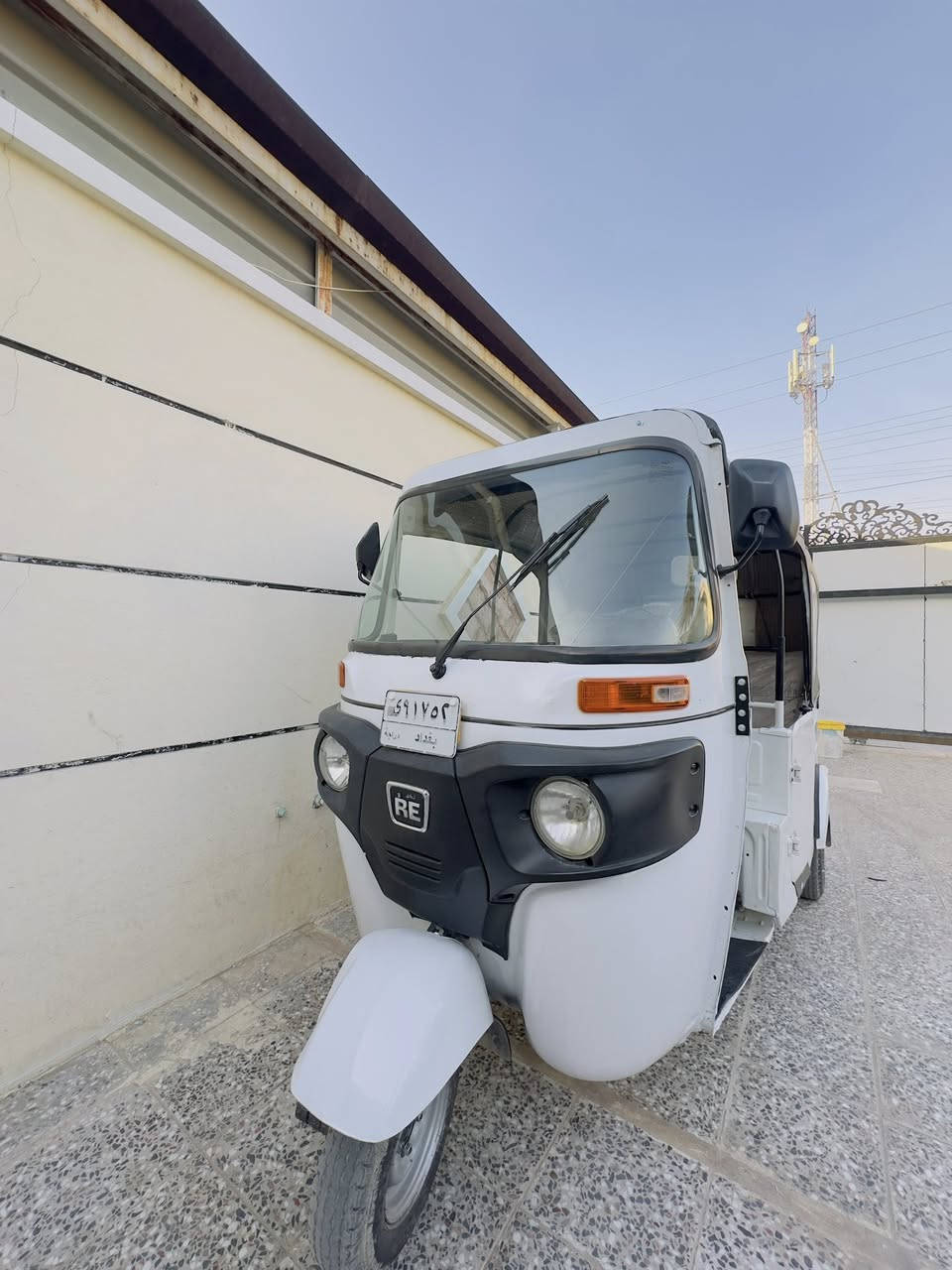 سلام عليكم
تك تك.        2022 كامله مكمله مكفوله 

وكاملهه كهربائياته كلهه شغاله 

رقم بغداد تحويل ثاني يوم شرططط

بيه بس ربع الغد مرشوش 

جداً نضيفه التك تك 

سعر.        7900 وبيه مجال حك الجيه 

***********
