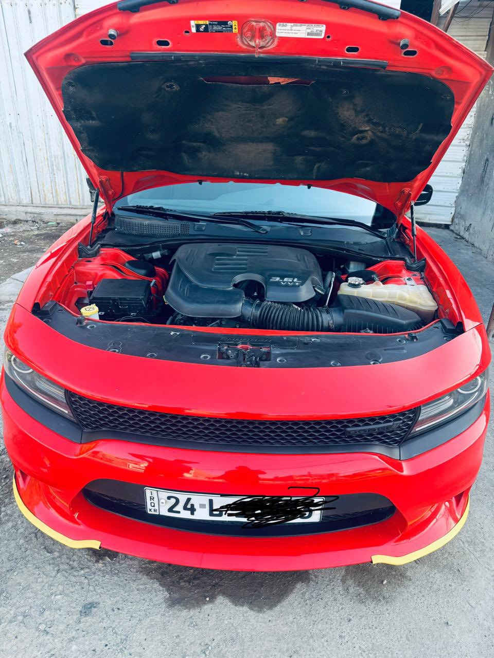 سلام عليكم جارجر للبيع موديل 2022 مكان سياره بغداد لون برتقالي فول مواصفات ما عدا الفتحه تحكمات استيرن شاشه جبيره ستيرن شفتات ويل 20 
ماشيه 51 
اكزوز رياضي 
داخل اسود كشنات مخمل اسود 
سياره جديده كلش 
بيها حادث بسيط جدا جاملغ امامي ومرفق بالصور 
الاتصال بالرقم
***********
