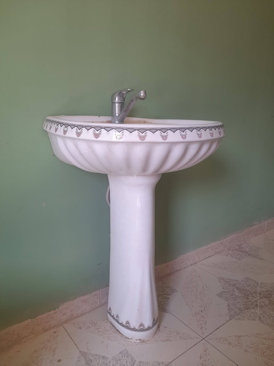 للبيع مغسله كلش نضيفه كامله هيا ولخلاط ولصودات 
30الف مكاني تكريت القادسيه هذا رقمي ***********
