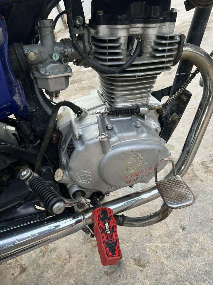 السلام عليكم شباب دراجه تايگر للبيع موديل2018نضافه فوول محرك مفتوح لا صرف ولا بخار السعر 330 وبيها مجال الشراي يتصل***********
