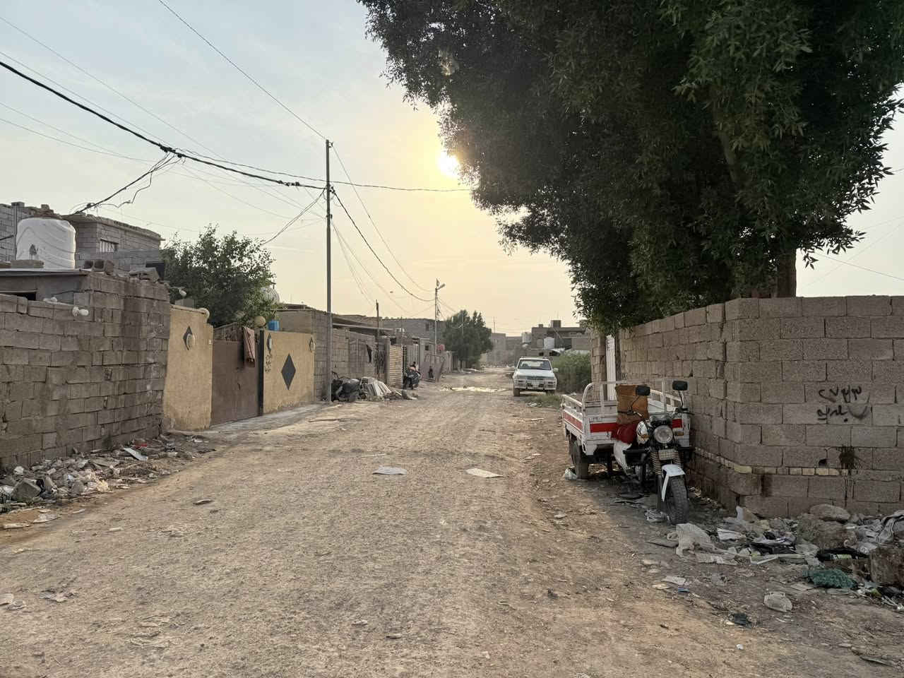 _بيت للبيع 
‭0770 451 4494‬
السعر_35مع المجال
زراعي مشمول بلتطويب معامله كامله
المساحه300م مع الحديقه
البناء 200م مبني من عنده. غرفتين وهول وصحيات داخليه وخارجيه البناء طابوگ بس البيتونه والسياج الخارجي بلوك

المكان:الزراعي المقابيل الدبيه الثالثة 
خدمات موجود ماء وكهرباء
