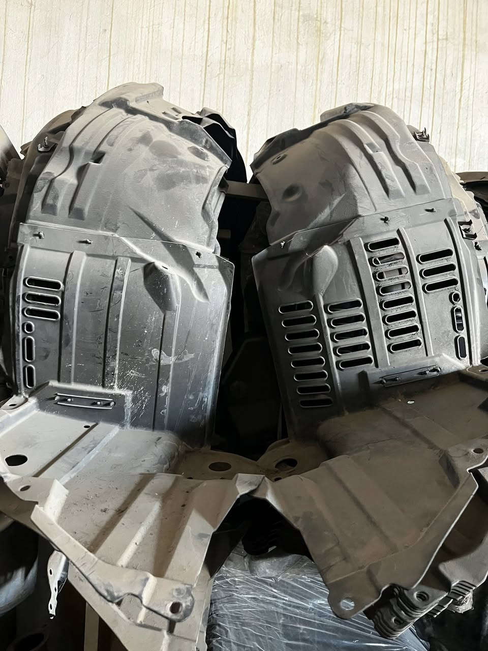 السلام عليكم ورحمة الله وبركاته 
بطائن تويوتا هايلندر 
من 2008 
الى 2023 
بلادي اصلي وكاله وجديد 
المركز الياباني والامريكي
***********
***********
