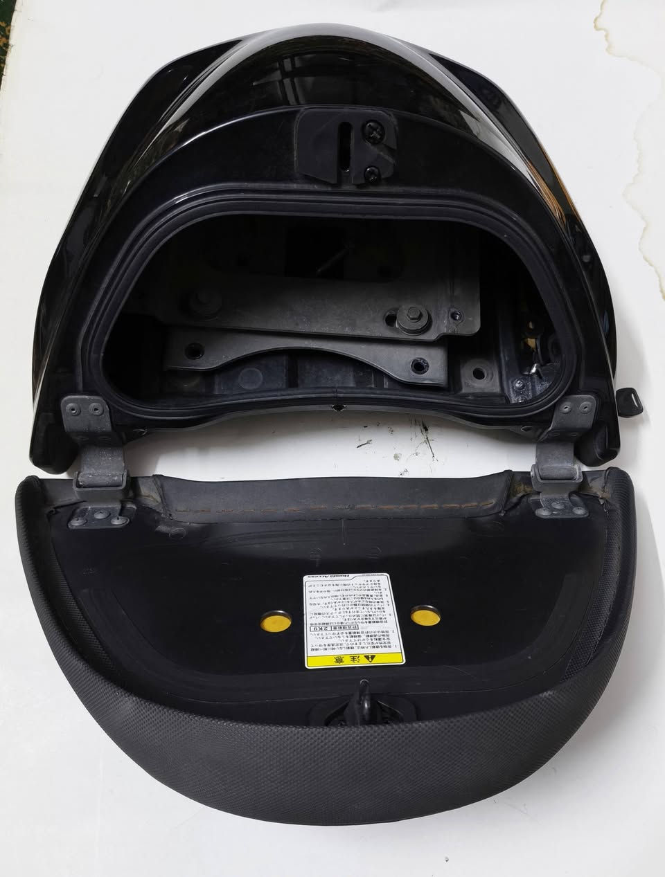 جنطه مثلثه رمبه *********** مكاني بغداد الحريه توصيل موجود
