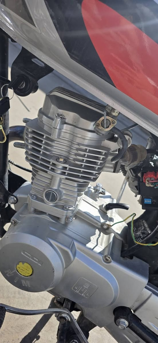 سلام عليكم نامه شلامجه حربي للبيع شاصي 17 محرك 25 كبس تايرات جديد دراجه نضيفه وكاعده صالنصه MKZ فصله عقل رياضي بدون عقل رياضي 650 بي مجال ***********
