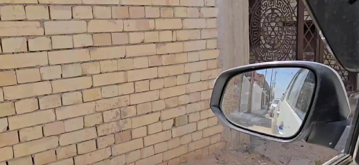 السلام عليكم هيكل للبيع على شارع ١٠٠  المساحه ١٥٠ متر بناء درجه اولى كلش قريب على الشارع  رقم ***********  السعر ١٥٠ وقابل للتفاوض
