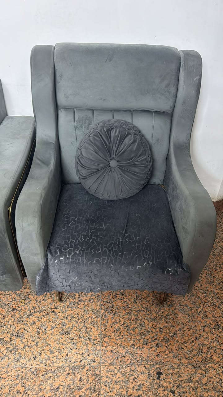 10مقاعد نضيف ومابيه اي خلل الكوشات والفرشات الحمايه وياه قفله 300ومابيه اي مجال بغداد المشتل


**إذا كنت صاحب هذا الإعلان وتريد حذفه لأي سبب، رجاءا أرسل رسالة إلى الدعم الفني**