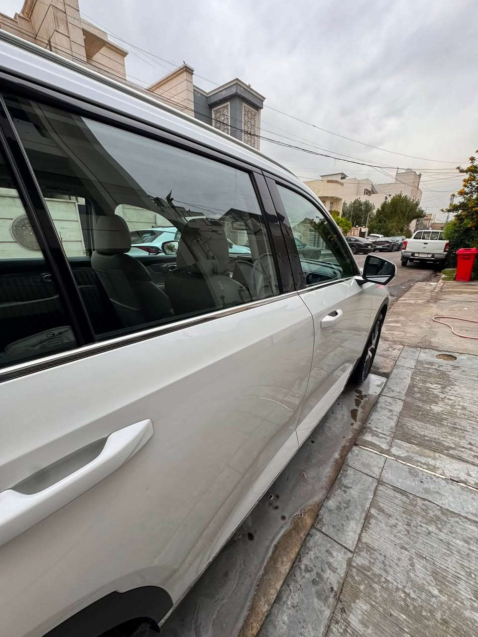 🚘 للبيع – GAC GS8 GT موديل 2023

📍 الموقع: بغداد - الكاظمية 

* اللون: أبيض
* الفئة: GT
* الدفع: 2WD
* المحرك: 2.0 تيربو
* ناقل الحركة: أوتوماتيك
* الممشى: 92,000 كم
* داخل الضمان
* رقم اربيل 
* مكفولة

سيارة استخدام شخصي، بحالة ممتازة جدًا، جميع الصيانات الدورية مُنجزة في مواعيدها،جاهزة للاستخدام مباشرة.

أبرز المواصفات:
✅ شاشة معلومات وترفيه كبيرة
✅ كاميرات 360°
✅ فتحة بانوراما
✅ مقاعد جلد كهربائية
✅ حساسات أمامية وخلفية
✅ تشغيل بصمة ودخول ذكي
✅ أنظمة أمان ومساعدة قيادة متقدمة

💰 السعر المطلوب: 19,800 دولار 

📩 ***********
