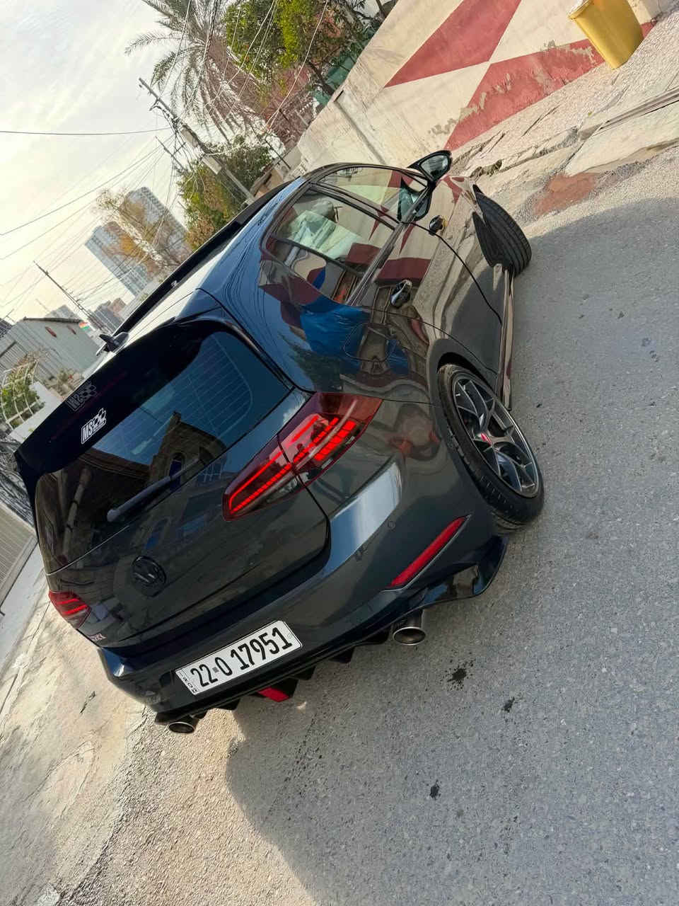 گۆلف ٢٠٢١ GTI 
قەپات مواسەفات زۆر جوانو خاوین مایتەوە یەک دینار مەسروفی نیە 
کامل جوانکاری لۆ کرایە سوکان کاربۆن بۆنیت کاربۆن کامل دەسکاری گیرو مەکینە بە شەرت برخی لی بانەدرایە دارو بەردی بە شەرت
٤ پارچەی سبوخە بەبی ژۆری ئیرباگ سوکانو شان سیستەمە بۆنیتشی کرایتە سپۆرت 
٥٥ مایل رۆییە
١٤٨ مەجالەکی کەم 
*********** أربيل, العراق
