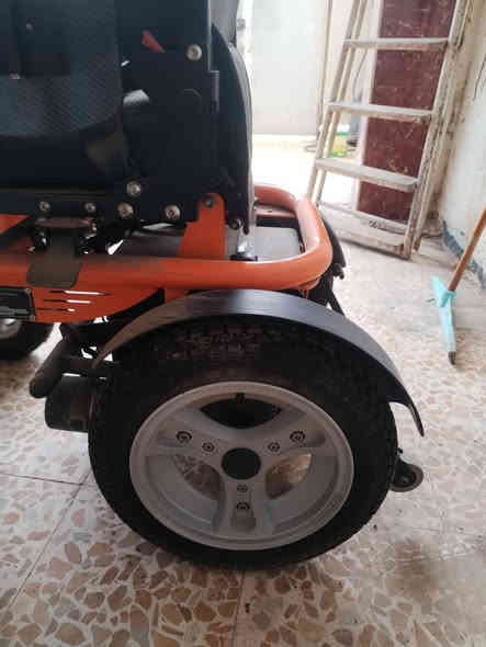 السلام عليكم .
عربانة كهربائية للبيع حديثة كلشي ماناقصهة وماماشية ابد جديدة بل جيس فقط الباتري هابط ويتبدل أو ينشحن سعرهة 500 الف وبيهة مجال انزلك من فلوس الباتري وحك الجيه للشراي فقط .
التواصل على هذا الرقم *********** واتساب 
أو على صفحة الفيسبوك
