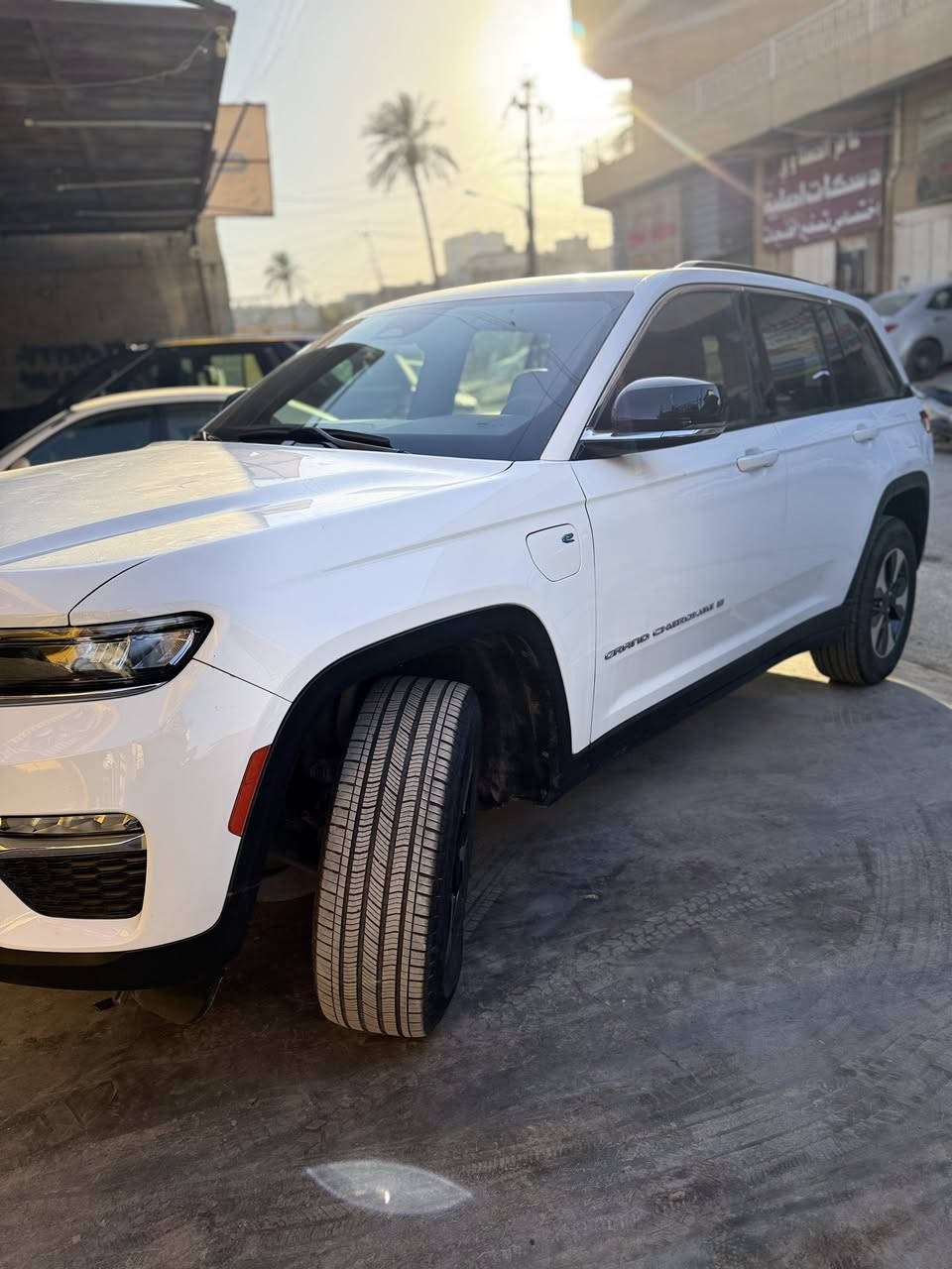 السلام عليكم
للبيع فقط 
جيب هايبرد موديل 2024 وارد امريكي
الحادث / سرقة بدون اي حادث او صبغ فقط سرقة وكل قطعها راجعة بلادي تفصيخ بدون قطرة صبغ وكما موضح في الصور بالمنشور ورقم الشاصي بالصور موجود
فول مواصفات 
بانوراما
3 شاشات 
رادارات وتوقف ذاتي 
حساسات
تحديد مسار 
وبعد بيها هواية مواصفات 
البطاريات كلها مكفولة وشرط الفحص 
الكهرباء والهايبرد 
محرك كير حدادة كشر كلها مكفولة وشرط الفحص 
السيارة كاملة مكملة الف متصرف عليها 
الرقم بغداد الجديد
مكان السيارة بغداد
الرقم او واتساب
***********
