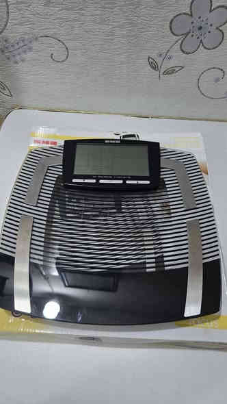 ميزان تحليل الجسم EKS Body Analyser Scale
اخوان انطوني بيه سعر يرضيكم ويرضي الله واني خادم

الجهاز يقيس:
✔️ الوزن
✔️ نسبة الدهون
✔️ نسبة الماء
✔️ كتلة العضلات
✔️ السعرات الحرارية (kcal)
✔️ يدعم حتى 12 مستخدم
جهاز ما مطروق وقطعة عالمية
🔋 يعمل بتقنية قياس المقاومة الحيوية BIA
💡 شاشة رقمية واضحة وكبيرة
للتواصل واتساب : ***********
