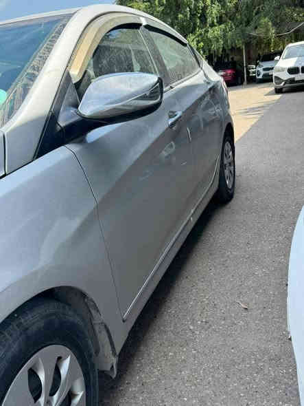 السلام عليكم اكسنت وارد كندي بدون ايرباگ اكرر بدون ايرباگ موديل 2013 السيارة بيهة قطعتين تبديل بقطع اصلية لون وصبغ باب الصدر گير مبدل جديد محرك 1600 GDI مكفول السيارة مفولة عدا السلايد بيهة شاشة وكاميرا وتحكم ستيرن وكروس سرعة وحساسات حتى تدفئة كشنات بيهة سعرهة 80 ورقمي *********** مكاني بغداد
