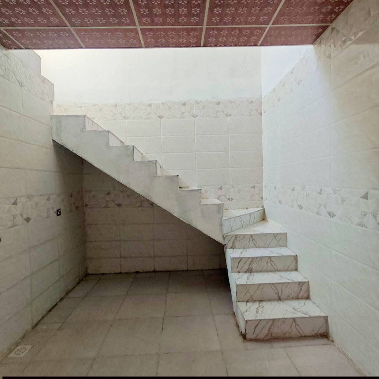 ((«بلاش بلاش  دار لليجار»)) 
***********
يا الله بيت لليجار 100م سعر اليجار 200الف

البيت جديد او ممسكون 

 العنوان نجف الاشرف مقابل قرية الغدير الاولى شارع الصب عمود 276
