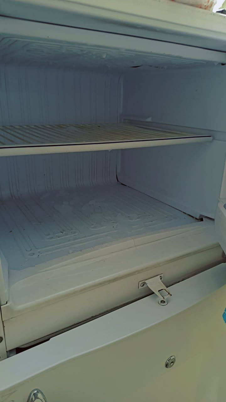 ثلاجة للبيع نظيفة واي تصليح مداخله 
للشراء اتصال او واتس
***********
