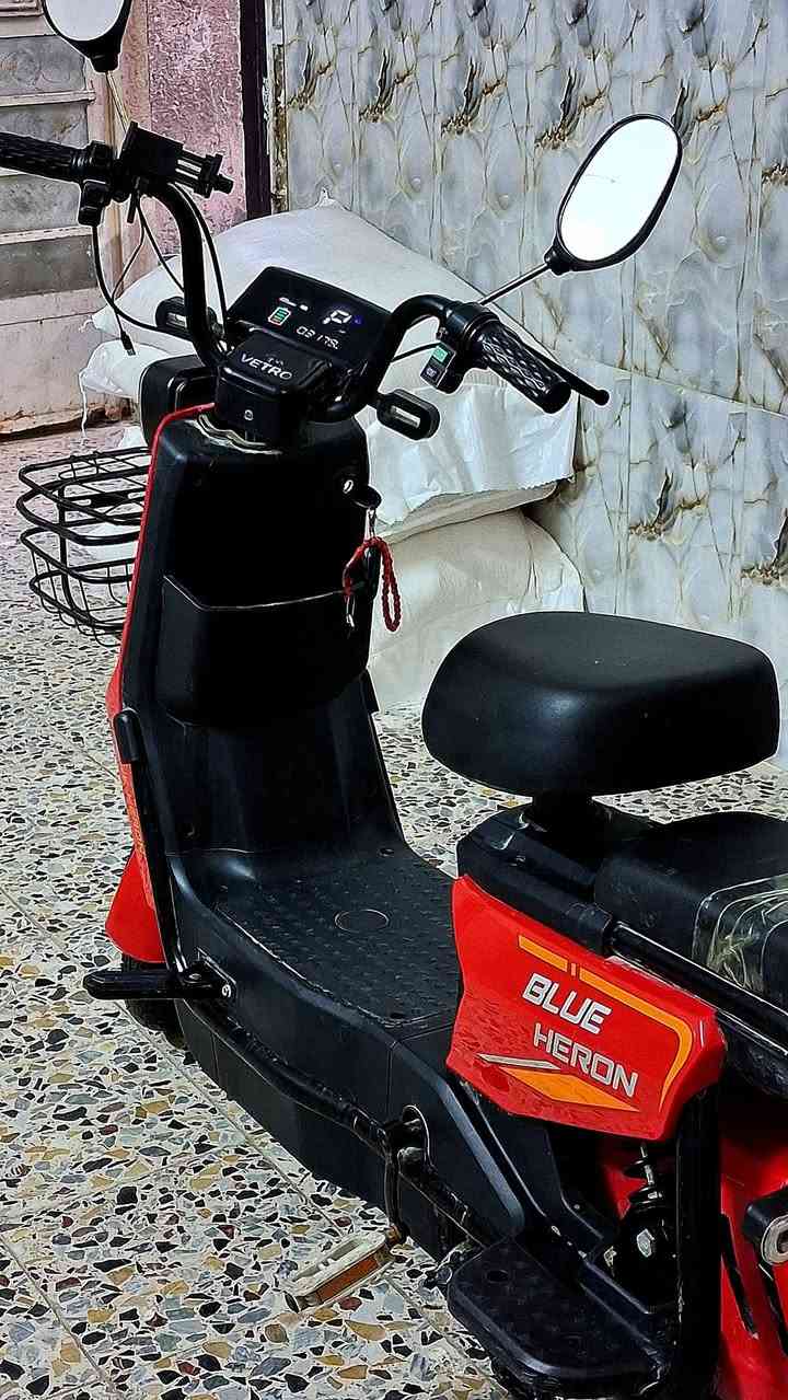 السلام عليكم
دراجة شحن مناسبة للطلاب من شركة Blue Heron الشركة معروفة بدراجاتهة الاصلية والضمان.

الدراجة ما مصلحه ولا مفتوح بيهة شي 

بطاريات الشركة وغراضهة مال شركة

ما عدى التايرات اشتريت تخم جديد

الدراجة اصلية 

دراجة اصلية نظافة 80% 
البريك الخلفي ما يشتغل فقط بنزات
استعمال 6 اشهر

بطاريات الشركة 4 حجم صغير 

بلادية ما مبدل بيهة شي

تايرات جدد 

الكهربائيات كلهن يشتغلن

السرعة 40 حقيقي 

شاحنة اصلية 

ملف الشركة 48V

السعر خيالي 200 وبيهة مجال

 المكان : بغداد . كسرة وعطش الحميدية .

للاستفسار ***********
