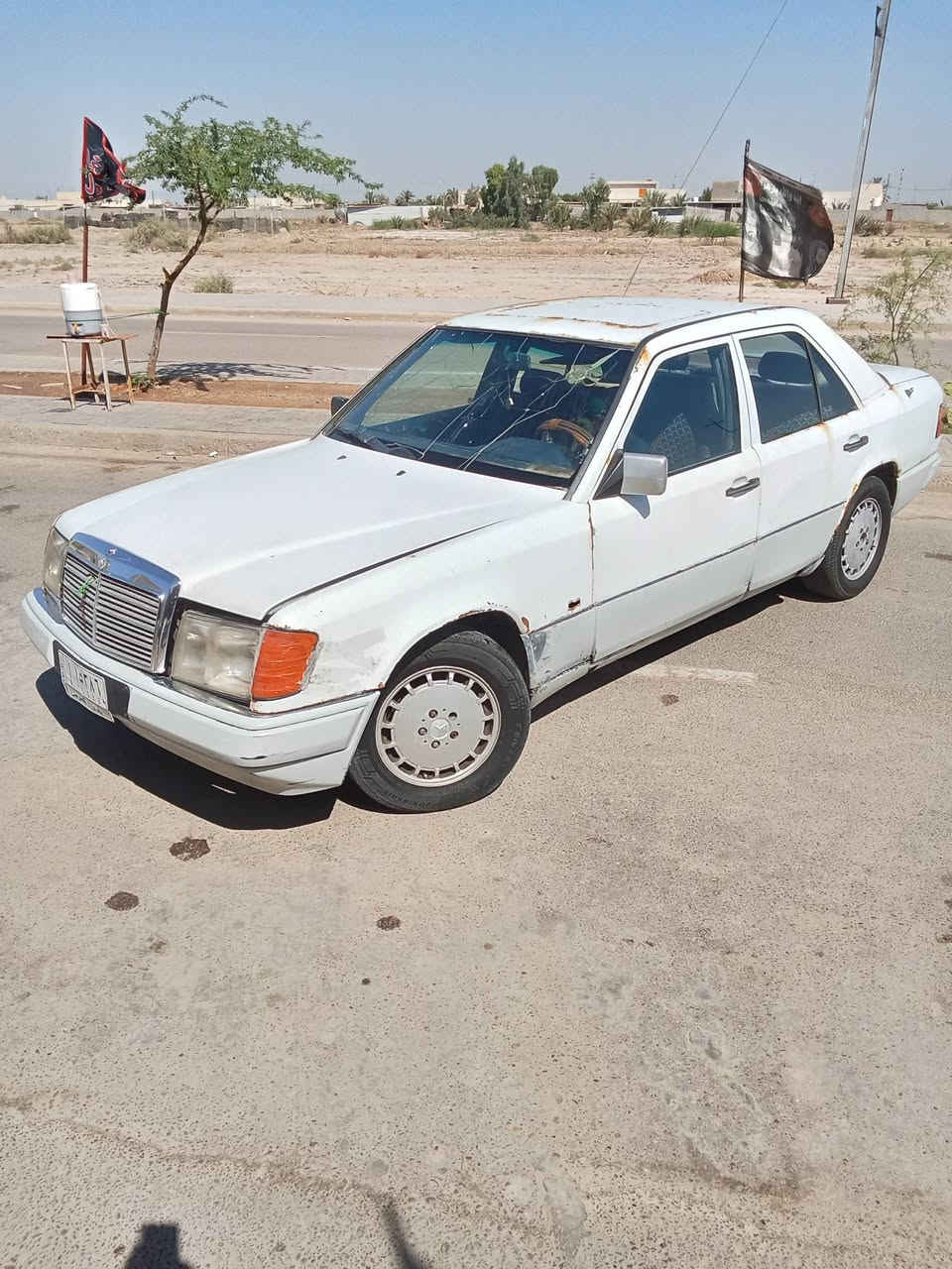 مارسدس دب للبيع موديل 86 محرك 2500 سنويه منتهيه رقم بغداد السعر 35$ وبيه مجال
اتصال ***********
