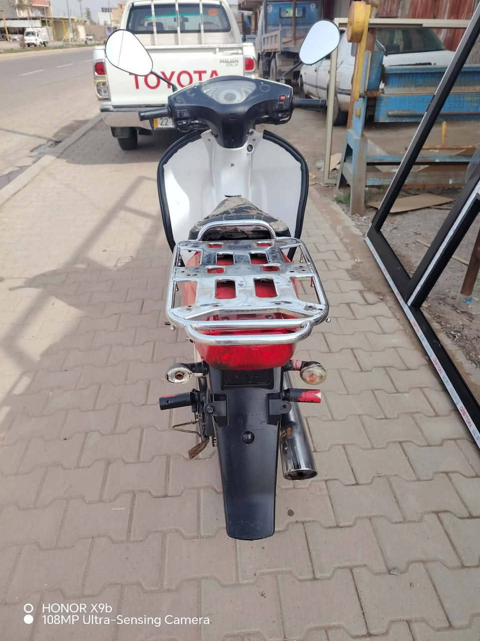 سلام عليكم سرفيس للبيع كامل ماناقصه شيي رايده ب٦٥٠وبي مجال شراي اتصل ***********
