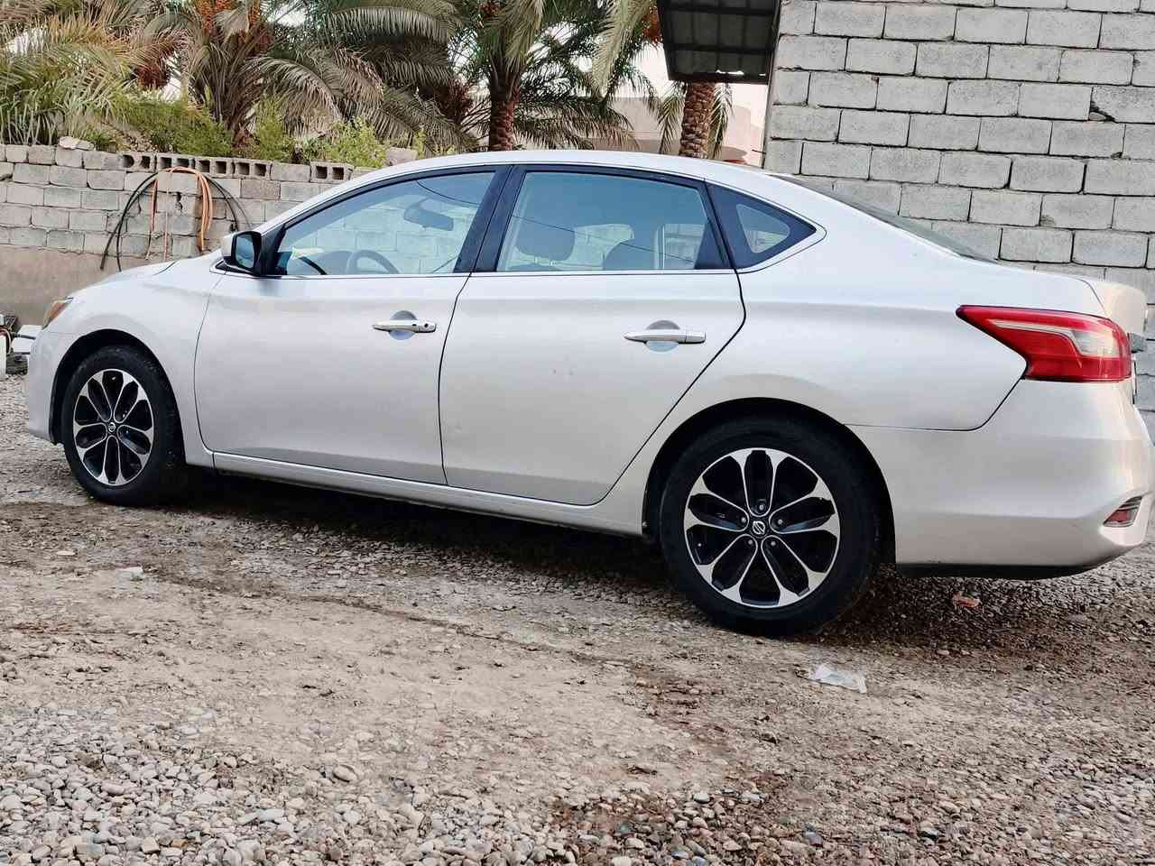 للبيع نيسان سنترا موديل 2019 رقم بغداد باسمي شخصيا مصبوغه حزام اثر شخوط حادثها مال امريكا بدون دواخل العنوان ديالى بعقوبه المركز رقمي.. ***********
