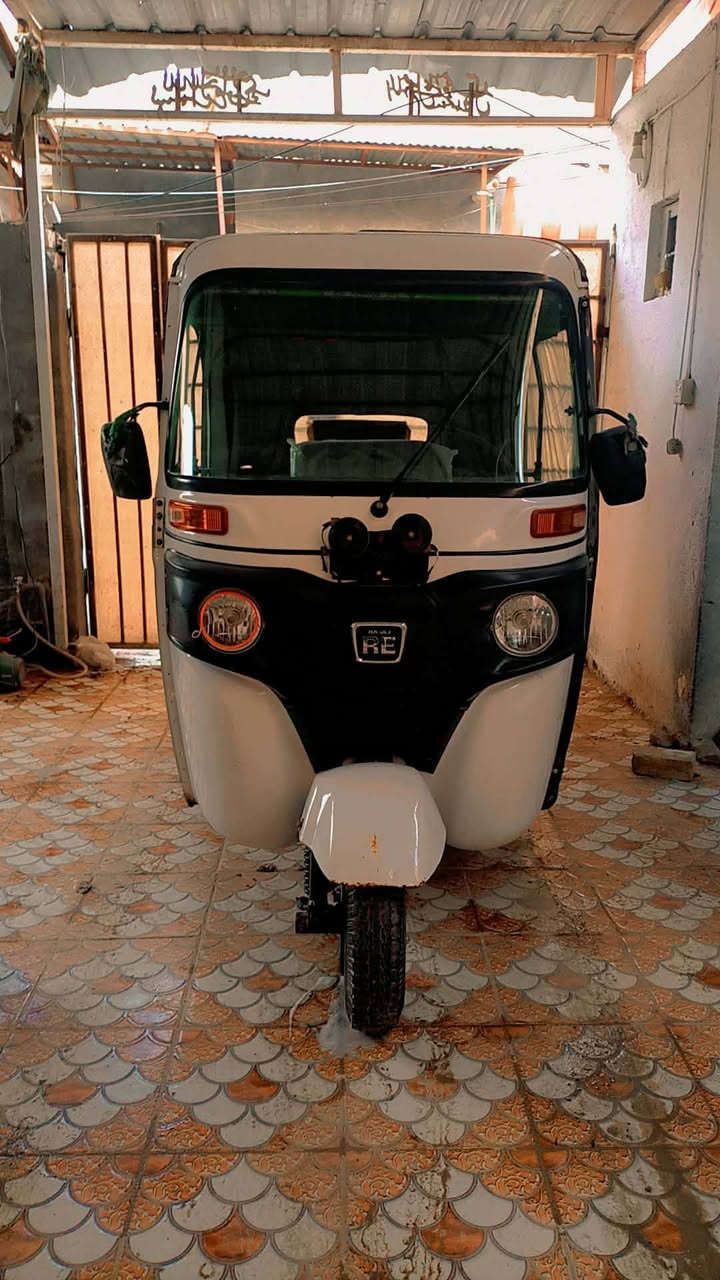 سلام عليكم تكتك البيع موديل 22 شهر 2رقم  سنويه بسمي تحويل ثاني يوم  التكتك نضيفه كلش مامتعوبه مخليها البيت الله شاهد ما متواجد على الفيس مكاني بلحمزه الغريي
*********** مكفواله كفاله عامه تجي وتشوف بعينك
