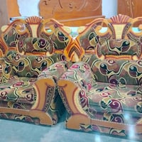 كرسي تخم عدد ٤ سعر الكرسي ٣٠ الف ٠٧٧١١٩٤٢٨٧٤ ٠٧٧١٣٢٧٣٥٢٤