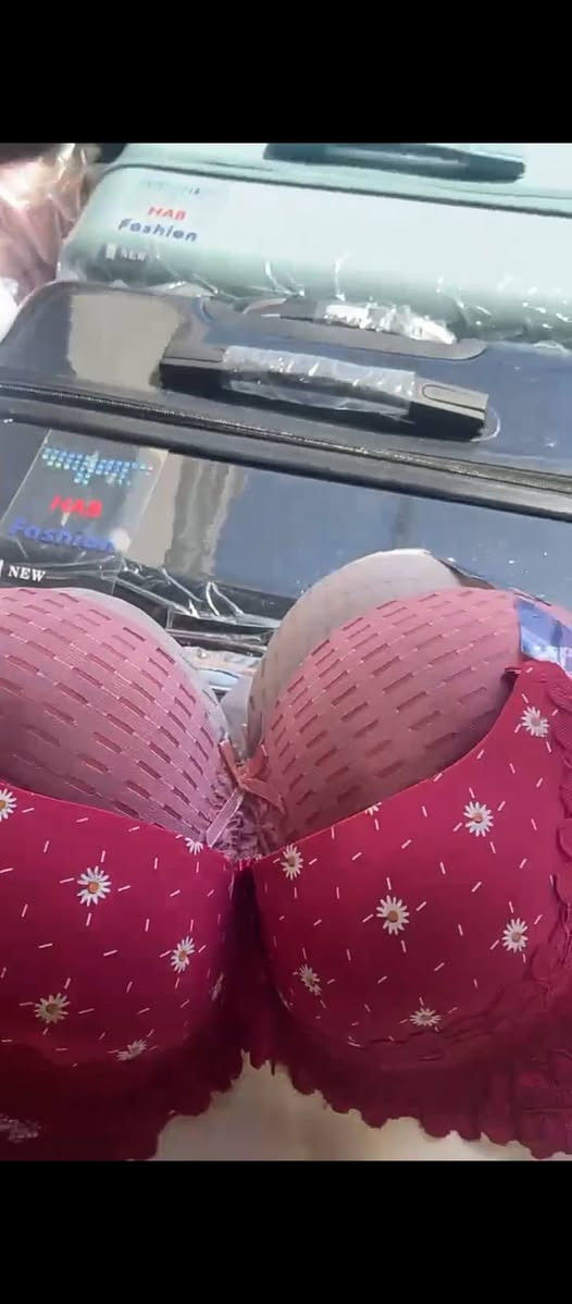 وبعد عندي تنورات ولباسات ممصورتهن اغله قطعه عندي ب 3الف هيه دشاشه ام شال البقيه كلهن عله الف والفين جديد جديد جديد 
تريدهن تراسلني


**إذا كنت صاحب هذا الإعلان وتريد حذفه لأي سبب، رجاءا أرسل رسالة إلى الدعم الفني**