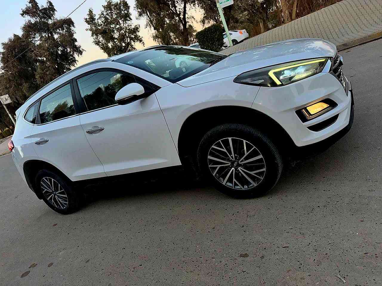 توسان خليجي 2019 شركت الكاصد مكفوووله  سياره كلش جديده فووول عده الفتحه بصمات كامرات امامي خلفي حساسات امامي خلفي توقف ذاتي شاشه تحكمات جلد كراسي كهرباء محرك وكير كفاله شركه لا فتح ولاشد كل نقص مابيه 5 عدسات بلوحكتر زنون ترحيب مري شفط رقمه بغداد بسمي رقم جديد هزه جديده تحويل موباسر هواي موصفات بعد سعر 187 مكاني بغداد المحموديه *********** // *********** كل نقص مابيه كله جاهزه
