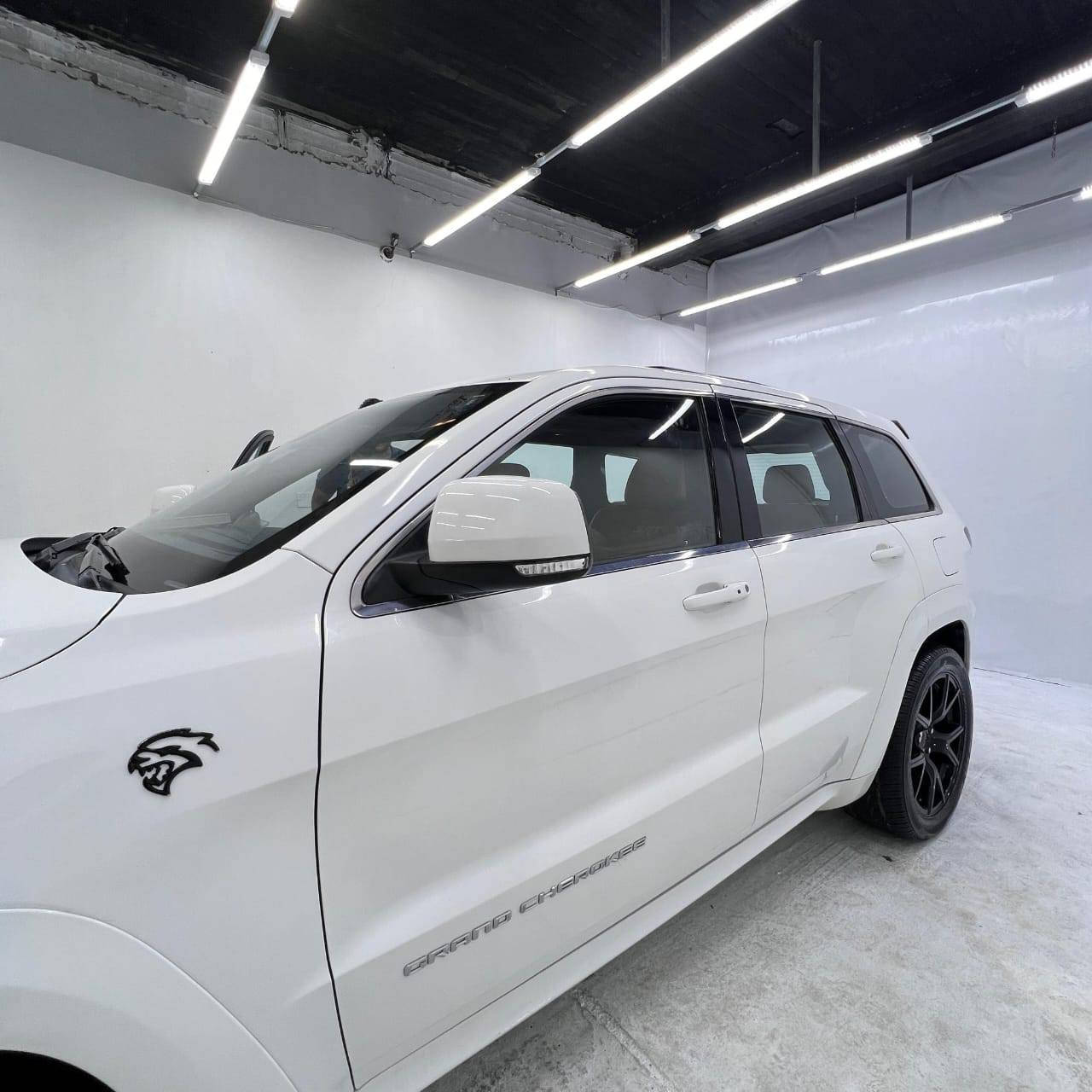 السلام عليكم
جيب شيروكي للبيع او المراوس 
SRT فول مواصفات 
محرك 6400 8سلندر 
ماشيه 113كيلو 
صور الحادث بالمنشور 
رقم بغداد مميز باسمي 
السعر 225
المكان نجف ***********
