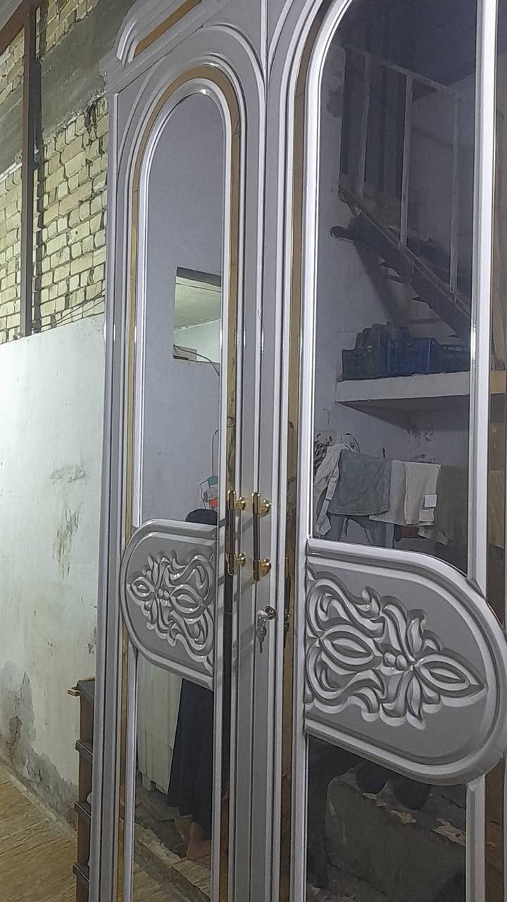 سلام عليكم كنتور جديد جديد صاج للبيع السعر 100بي مجال بغداد مدينة الصدر ***********
