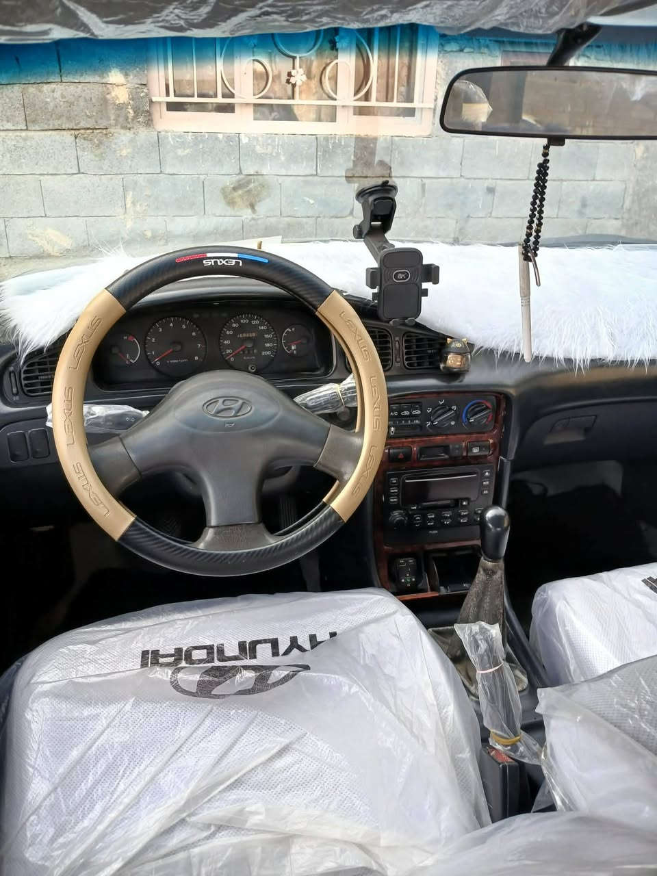 سلام عليكم
سوناتا تو موديل 94 محرك 2000 كير عادي رقم انبار انكليزي بدون ضربه بدون خويس مصبوغه جماليه فقط تخم تاير ويل بلادي كير محرك خير من الله سياره متعوب عليها مال جنيه  داخل جديد كهربائيات كلها شغاله سنويه  جديده 2030 سعر 52 وبيها مجال قليل ***********
