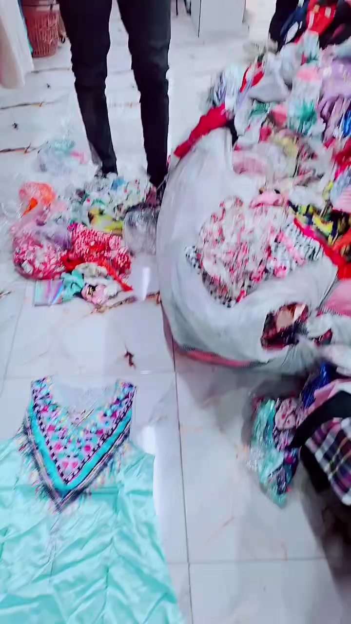 عروض جديده تهز الكاع 
كل البضاعه  درجه اولى 
بلاش  الف فقط 
هيج عروض بالمصنع ماكو.
ذي قار قضاء النصر 
قرب عماره حجي علي شمخي مقابل شركه الطائي للموبايل 
للطلب والاستفسار مراسلة البيج او الاتصال بالرقم☎️📞 
***********
***********
هادي امين
