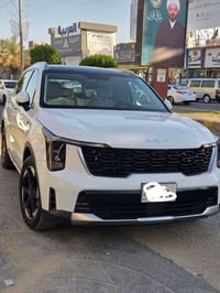 سورنتو ٢٠٢٤ • ٣٠٠٠٠كم • رقم اربيل بأسمي