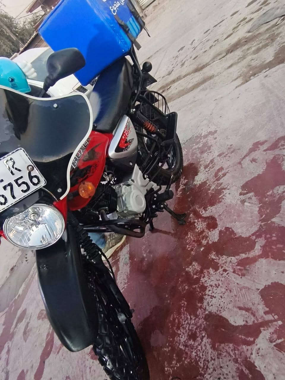 بوكسر موديل 23 رقم وسنويه انكليزي بأسمي نظافة 100%
السعر 2400 وبيها مجال بسيط حك الجيه مكاني بغداد 
*********** واتساب
