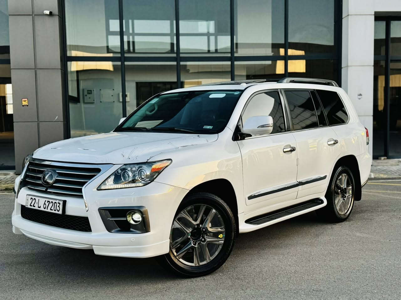 ليگزيز ( 2013 )  (بريم)   LX_570
🔷داخل ( مشمشي )  +  
🔷ماشيه ( ١٤٥ ) الف كيلو حقيقي
🔷سياره بريمي اصليه
🔷محرك _(5700)-(v8)

▫️سيارة حيل حلوه و نظيفه 
🔹بيها ( بنيد مصبوغ و شويه بتكمه جهة سايق )

فول فول مواصفات◽️
بصمه ، الانزيلاق ، شغال ، كشن جلد و هيتر
راس ديفيدي ، كاميرات ,ثلاجه , زينون ، جلد جاف تدفئيه شفط ، التبريد خزينه ،نظام ايكو ،سبورت ، حساسيه الديك الموخره ،مرايات ، الفتحه ، باب خلفي جك ، رادار امامي .....)

◽️محرك كير  بشرط مامفتوح
سياره حيل نظيفه 
بسميً السنويه بشرط تحويل و خرامه
سياره مابيها دينار مصرف كامل من كل نواحي

◽️نظافه ١٠٠٪؜ كامل سيرفس بدون نقص و بدون مصرف سياره اي نقص مابيها 
4 أيطارات جديدة تحتها 
تاير و ويل بيلادي شريكه 
حتا تاير (DUNLOP ) أصليه

نفسي يوم /تحويل و كاله حاظر
مكان / داخل سليمانيه🌆

◽️سعر _337$🔐 قفل🔥
◽️موبايل /***********
