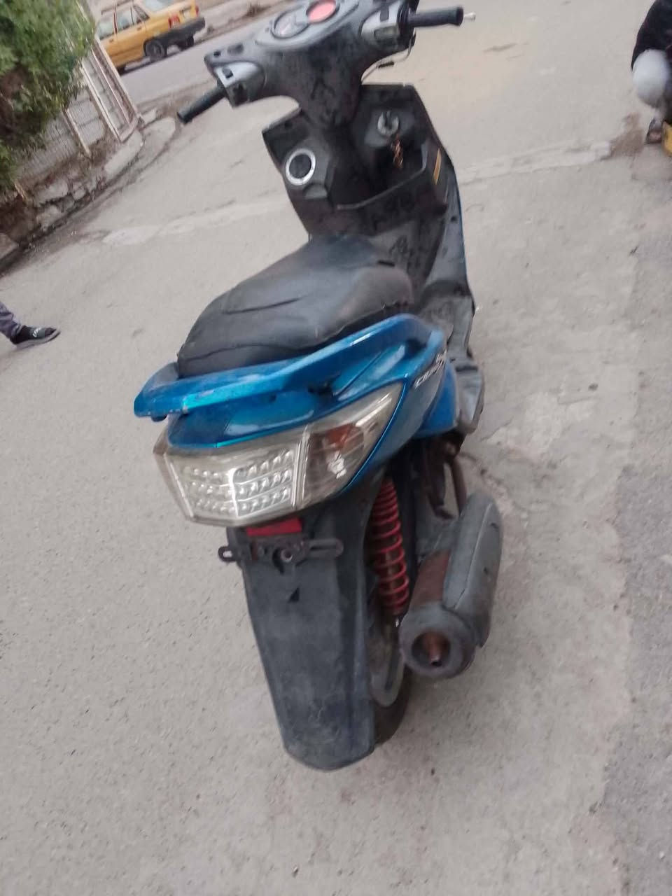 سلام عليكم دراجة سكنز فحل كابريتر دراجة نضيفه كهربايات كله شغاله دراجة مال طالب يروح ويجي بيهة اني مكلف بل نشر السعر 550 وبيهة مجال حك الجيه هاذ رقم الولد اني مكلف بل نشر *********** (حسام) وشكرن مكاني بغداد البياع تقاطع درويش
