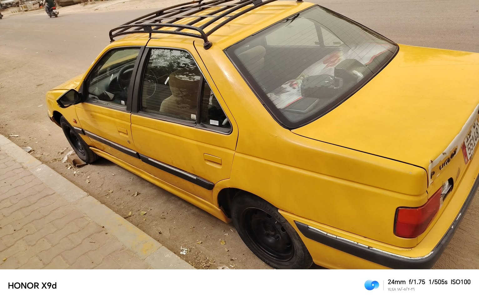 بيجو موديل ١٥ مثل ما موضحة بالصور سعرها ٣٥ بغداد الكاظمية وبيها مجال بسيط اتصل ع هل رقم وبخدمتكم *********** وباسمي سيارة

