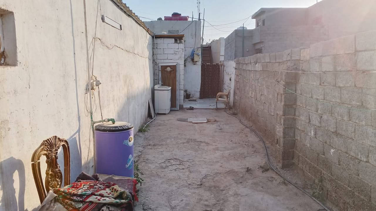 السلام عليكم بيت 190م يحتوي على مشتملين شارع الاذاعه فرع طالب الحمادي السعر 43 نقد او قسط 
***********
