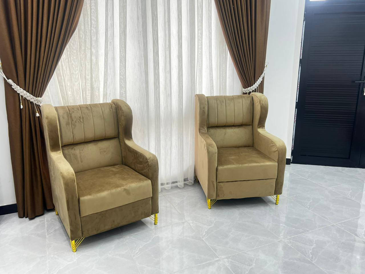 كل ماهوه جديده من معمل الشمري للديوان والتخم  🙏يقدم لكم ديوان حسب الطلب 👍🏿مواصفات الديوان 😘بلوك اسود 👍🏿خشب جام 🎛اقماش تركي الاسفنج مميز اول  حسب طلب الزبون 🤝من حقك الزبون يجي يشوف الهيكل  الديوان قبل التنجيد ☀️ اليوم سوينه خصم بسعر المتر. يعني صار سعر المتر110الف  مع ظمان خمس سنوات 🤜
مع هديه  طبله وسط الديوان 👊
كما لدينا كادر متخصص لقياس الديوان ✍️
الاتصال عله رقم التالي  ***********
