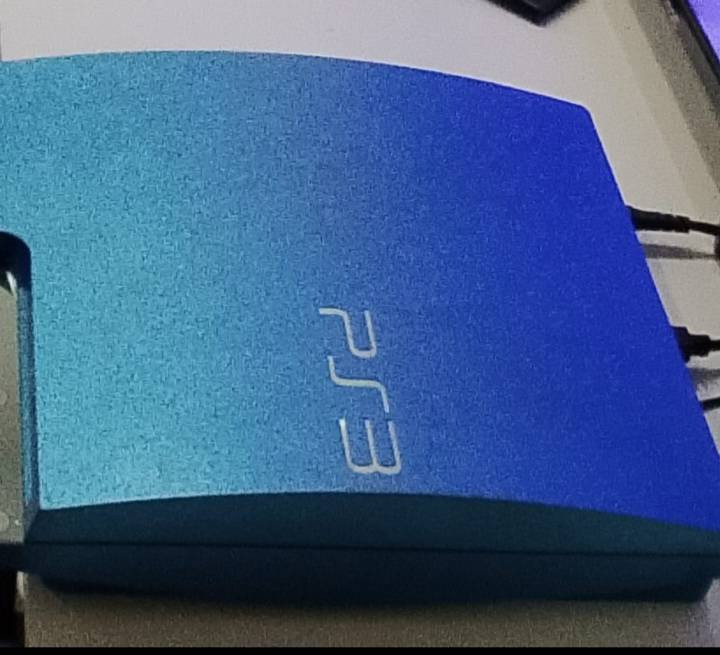 بلي3 للبيع سلم باندل لون ازرك مهكر كلشي يشغل مساحةالهارد 250 يشغل اقراص السعر 140 العنوان بصرة ابو الخصيب ***********
