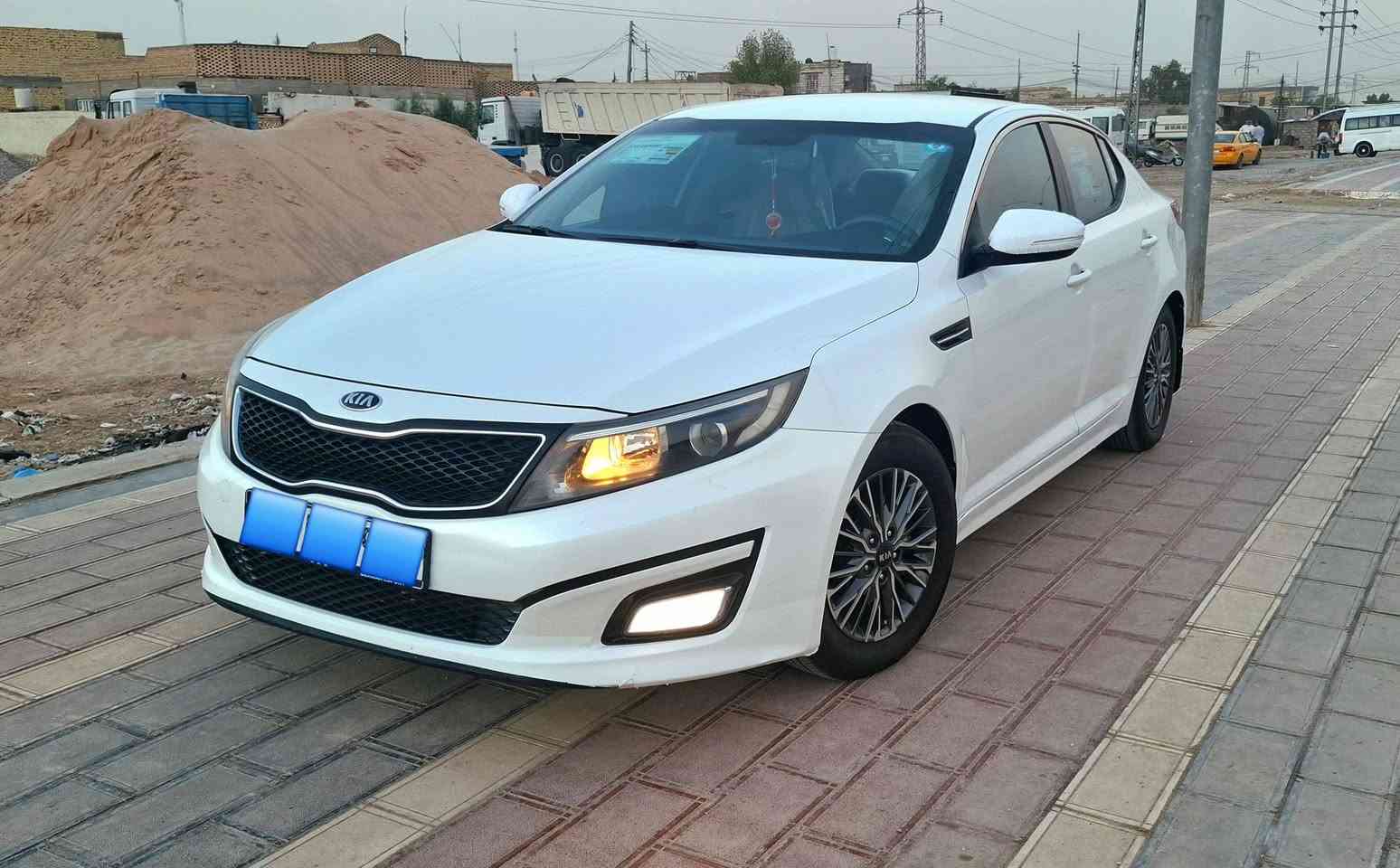 أوبتيما 2016 
رقم بابل دولي سنويه لل27
خليجي مكفوله من الضربه والصبغ والتبديل بيها بارد بالباب الأمامي الأيمن 
مكينه 2000 دوش گير أوتو 6 نمر ماشيه 151
دواخل بيجي تبريد قطعتين تحكم أستيرن كامل نظامabs نظام eco مثبت سرعه حاكية أتصالbl.th شفتات بالأستيرن كاميرا خلفيه أشاير بالمري مرايات شفط أرضيه مغلفه جلد ويل كب جيتي 16 السياره جاهزه مكينه وگير وتبريد وحداديه وتخم تاير…
مكان السياره بالشطره
 مراوس أو بيع
***********
