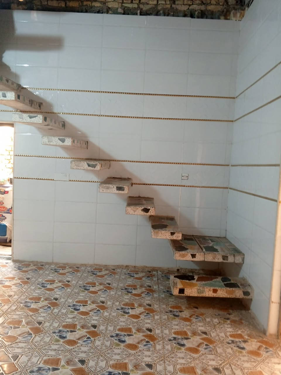 دارللبيع 250 م طابوصرف حي النهاوند 3 خلف داره البلديه السعر 115قفل رقم الموبايل *********** بي واتساب 150 مبنيات 100 قطعه فارقه خلف البيت تصميم الخريطه بيتين رقم الدار9236/12
