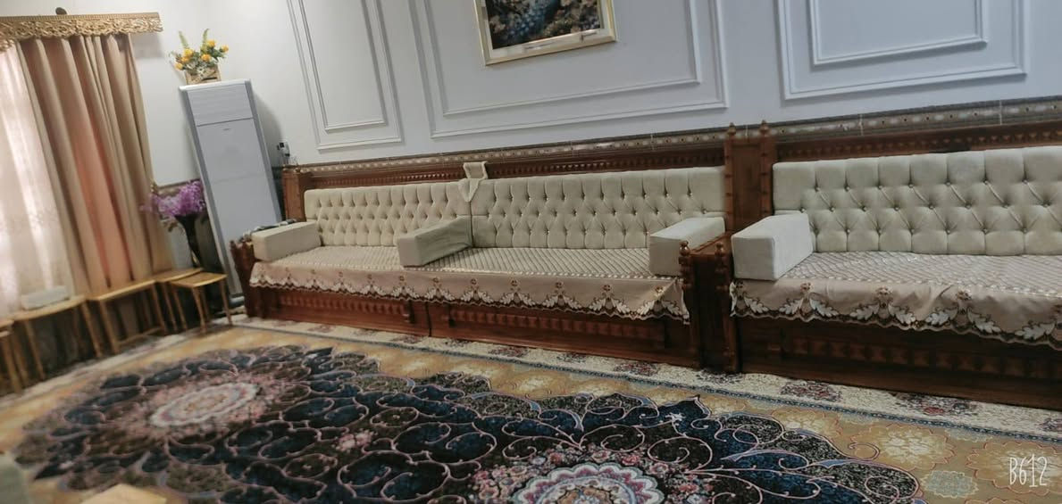 الدار للبيع 
قضاء الحي الكرادة 
بناء حديث
 مساحه 500م 
السعر 150وبيه مجال للشراي 

اتصل ع رقم ***********
