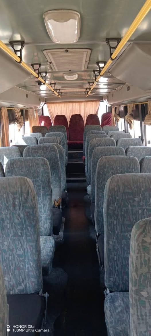 السلام عليكم
باص هونداي موديل 2007 رقم شمالي دولي جديد
38 راكب السياره ع الشغل
السعر 135 وبيه مجال 
العنوان
صلاح الدين بيجي
رقم الهاتف
***********
***********
