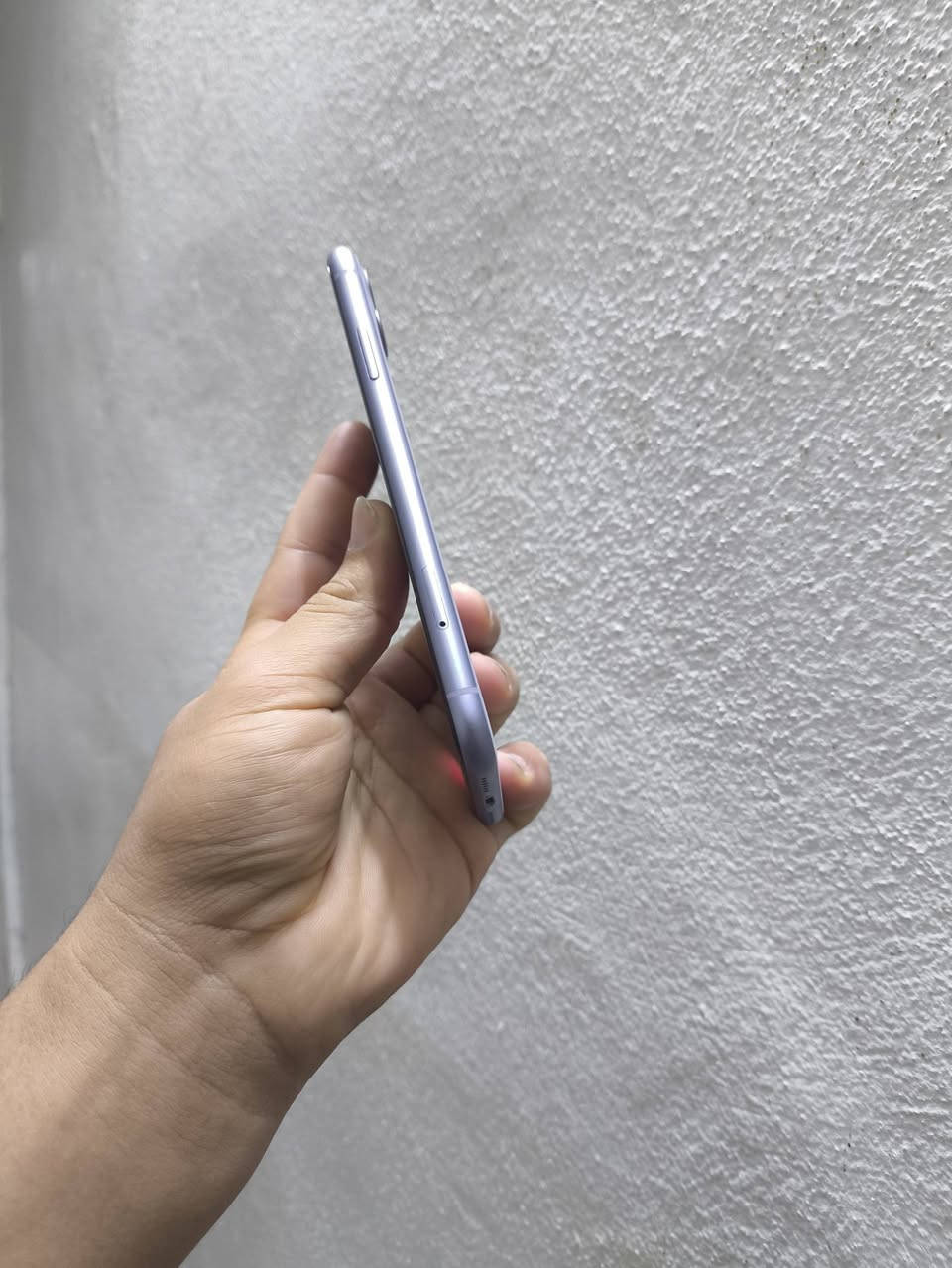 📱 للبيع – iPhone 11 🔥
🔹 الموديل: iPhone 11 عادي
💾 الذاكرة: 64GB
🔋 البطارية: 76% (بلادي)

✅ مواصفات الجهاز:

شغال بالكامل

تك سيم شغال طبيعي

الكامرات شغالة وتصويرها حيل حلو

الصوت واضح

الهزازات شغالة طبيعي

الجهاز Waterproof (ضد الماي)

الشاشة بلادي وغير مستبدلة

الجهاز كبس هوه (غير مفتوح)

⚠️ ملاحظة: يوجد خطّين بالشاشه يروحن وما يأثرن على استخدام الجهاز.

💰 السعر: 175 ألف فقط 🔥

📍 الموقع: الموصل - الأيسر

📞 للتواصل: خاص أو اتصال مباشر
***********
