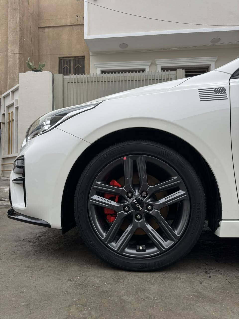 السلام عليكم   للبيع كيا فورتي 2019 رقم بغداد بدون حادث وبدون صبغ كير عادي محرك 2.0 دوش السياره صارف عليها هواي كلها محولها GT غراض كلها اصليه ماشية 51 mi
السعر خاص 
وتساب ***********
