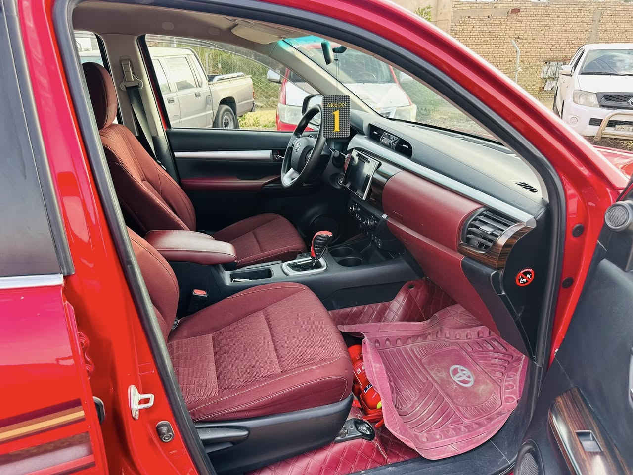 سلام عليكم
البيع  هايلوكس 2019 رقم ميسان  دولي سنويه جديده تحويل مباشر كفاله عامه على السونار لون مميز ماشيه 160 الف محرك على شركه مكفول لا يبخر ولا ينقص تخم تاير جديد حداديه جديده تبريد ثلج ❄️ سياره جاهزه على اخر حبايه ترايك وين ما يعجب ابيع على سونار سياره جديده بمعنه الكلمه مكان ذي قار الرفاعي السعر 250 الاستفسار الاتصال على الرقم ***********
