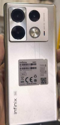 نوت 40 برو • بدون شاحن • السماوا