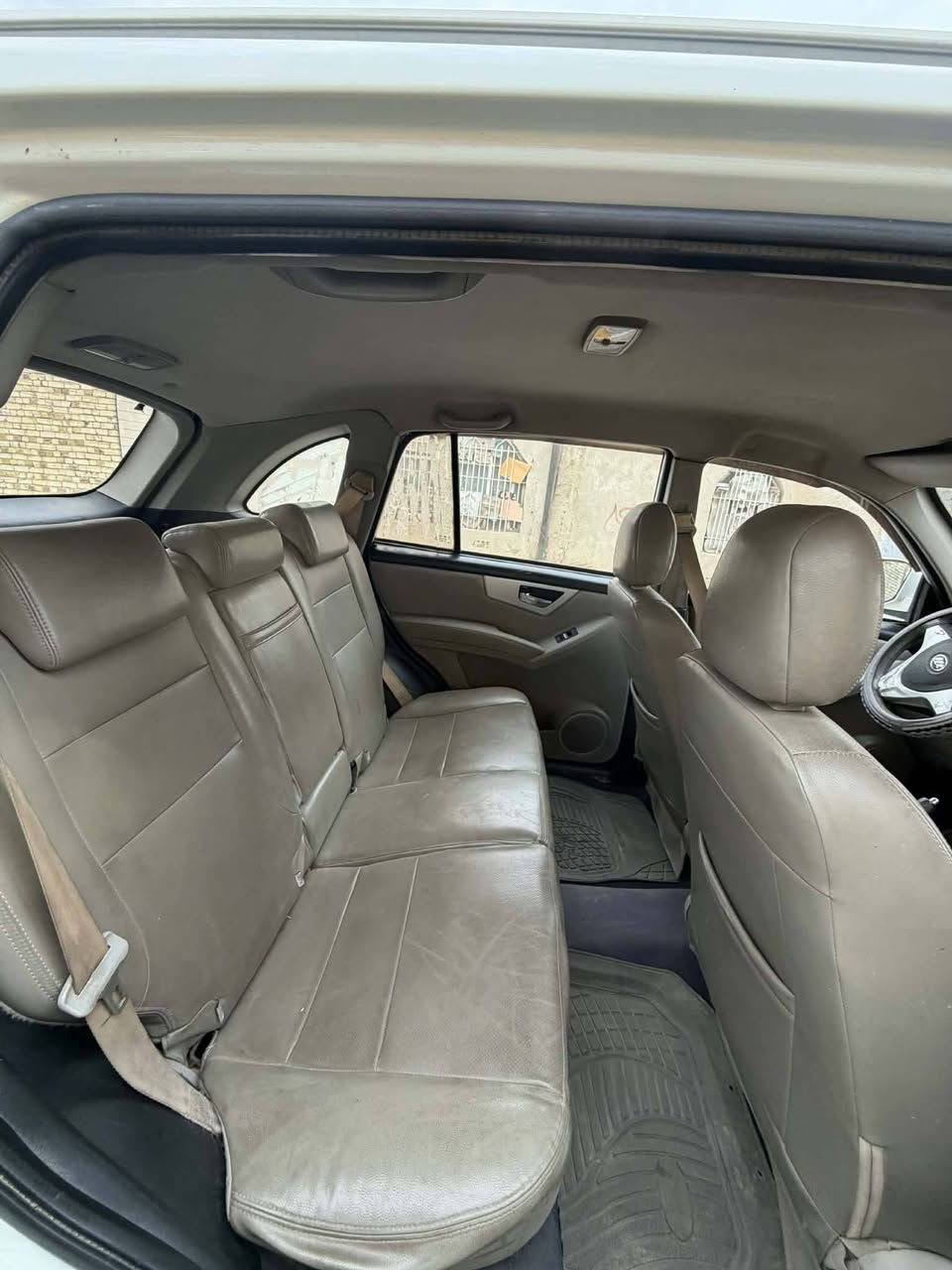 السلام عليكم 
ليفانx60 موديل 16 كير اوتماتيك نظيفة تبريد شغال سنوية جديدة رقم جديد رقمها بصرة السيارة باسمنا تحويل مباشر 
عنوانها واسط قضاء الحي السعر 73 وبيها مجال بسيط حك الجية
*********** للاستفسار
