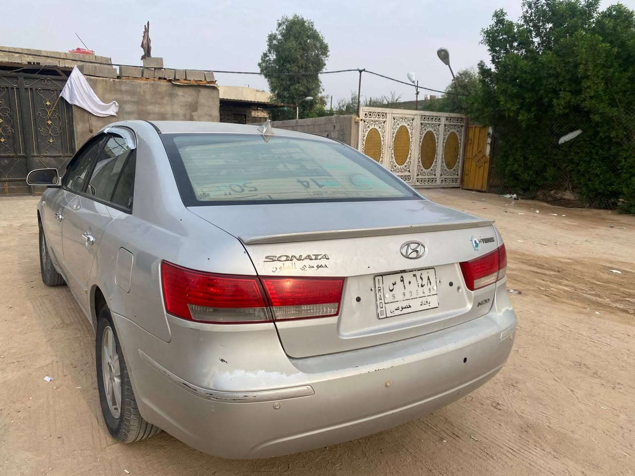 السلام عليكم سوناتا موديل 12 سياره وارد كوري كفاله عامه السياره جديده محرك 2000 دوش  رقم بغداد سياره جاهزه حداده وتايرات وتبريد ومكينه ولون سلفري السعر 95 وبيها مجال للشراي فقط*********** سنويه مجدده 28 باسمي مكان بصره
