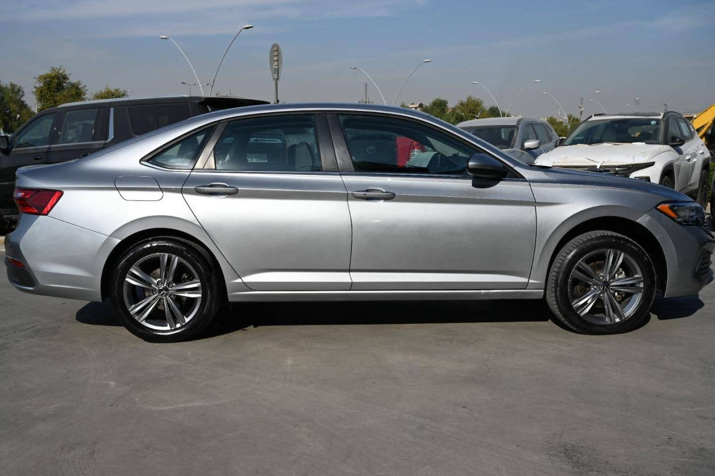 للبيع فقط
VW JETTA SE 2024 
فولكسواكن جيتا SE 2024 

⚙️ محرك 4 سلندر 1.5L توربو 

◽نظام دخول ذكي 
◽كشنات تدفئة
◽نظام تحذير مغادرة المسار 
◽نظام محافظة ع المسار 
◽نظام نقطة عمياء 
◽نظام تنبيه حركة المرور الخلفية 
◽فرملة طوارئ تلقائية 

ماشية 25 ألف فقط ✅

بدون رقم
مكان السيارة أربيل شارع 100

السعر 13.000$ 
رقم الشاصي مُرفق بالمنشور

للإستفسار 
*********** إتصال أو واتساب 

#فولكسواكن #للبيع
